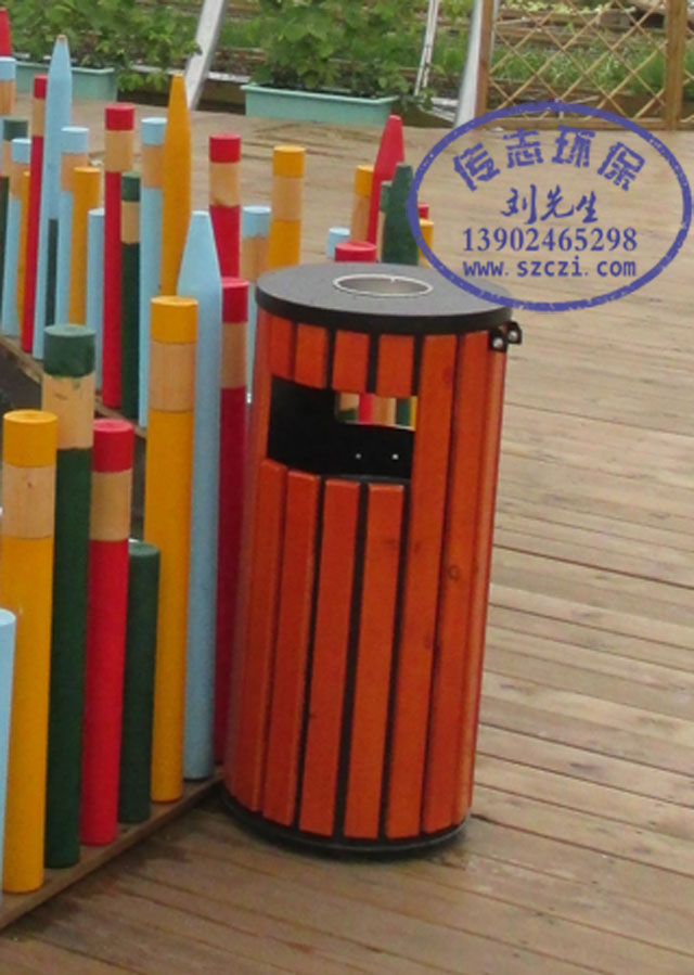 戶外圓柱形鋼木垃圾桶