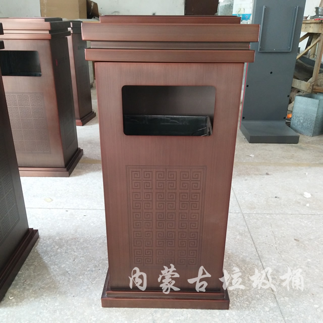 不銹鋼垃圾桶戶外室內(nèi)設(shè)備價格